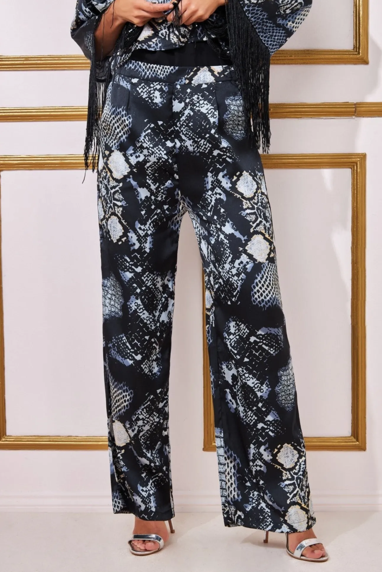 Women * Foil Print Wide Leg Trousers
