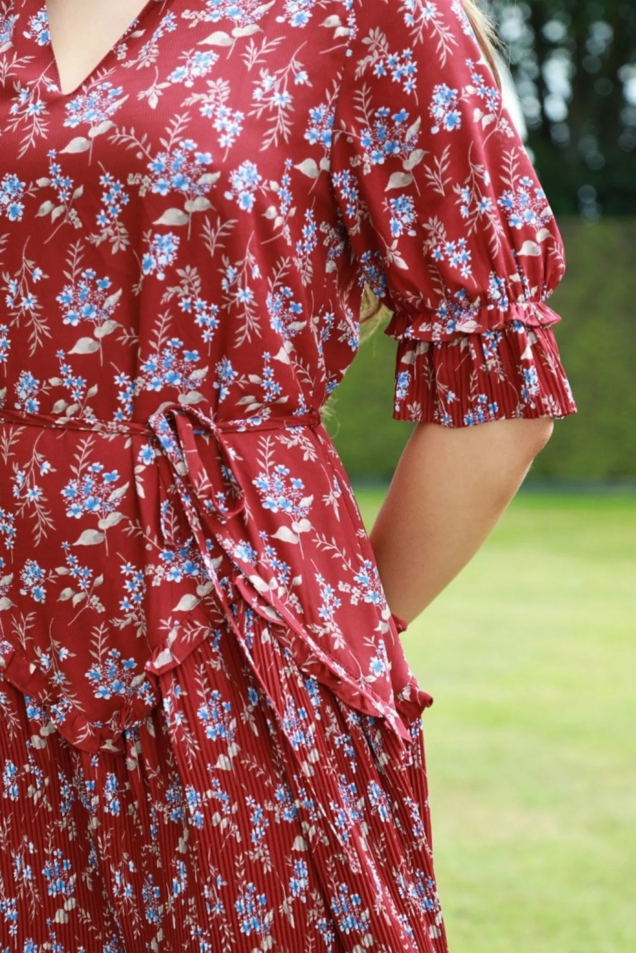 Women Double Second Red Floral Chiffon Pleat Detail Dress