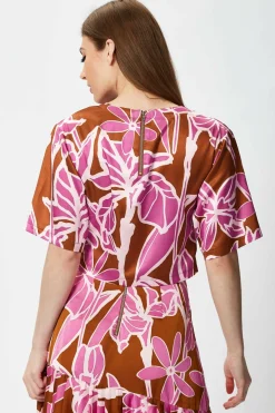 Women Liquorish Floral Top With Short Sleeves