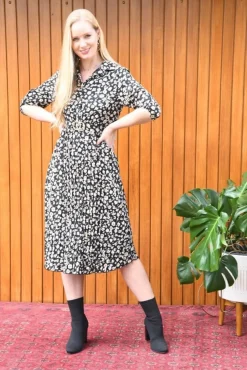 Women Mela London Ditsy Daisy Pleated Midi Dress