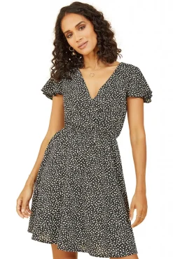 Women Mela London Ditsy Daisy Print Skater Dress