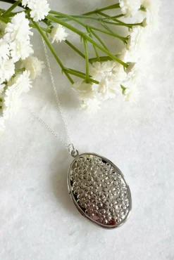 Women Wisteria London Blossom Flower Oval Locket